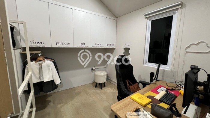Rumah Luas Asri 3 KT Siap Pakai di BSD Tangerang Rumah Luas Asri 3 KT Siap Pakai di BSD Tangerang