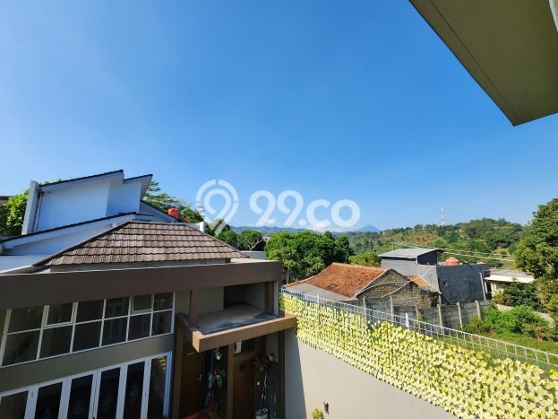 Rumah di Cidadap, Bandung, Luas 210m² LB 278m² Rumah di Cidadap, Bandung, Luas 210m² LB 278m²