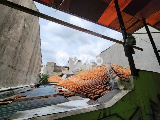 Rumah Mewah LB 140m2 Siap Huni Desain Elegan di Tomang, Jakarta Barat Rumah Mewah LB 140m2 Siap Huni Desain Elegan di Tomang, Jakarta Barat