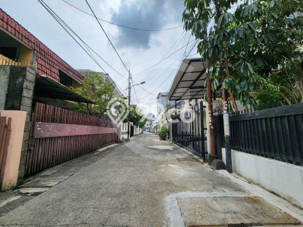 Rumah Mewah LB 140m2 Siap Huni Desain Elegan di Tomang, Jakarta Barat Rumah Mewah LB 140m2 Siap Huni Desain Elegan di Tomang, Jakarta Barat