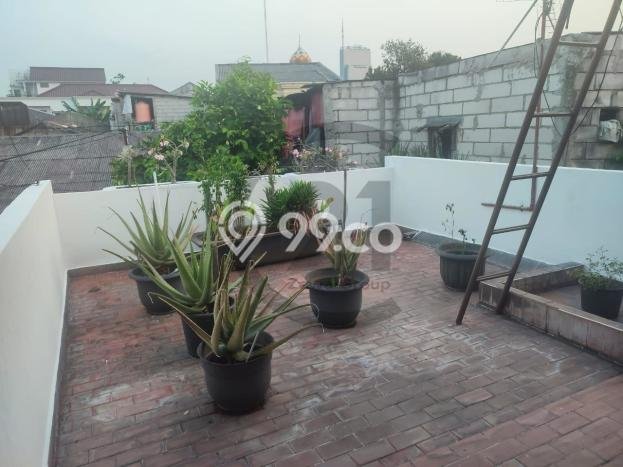 Jual Rumah Luas Megah Dengan View Eksklusif di Duri Kepa, Jakarta Barat Jual Rumah Luas Megah Dengan View Eksklusif di Duri Kepa, Jakarta Barat