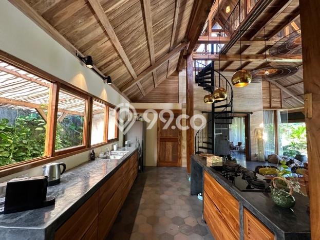 LOKASI TERBAIK! Vila Kawasan , Area 550m2m², Lingkungan Tenang dan aman LOKASI TERBAIK! Vila Kawasan , Area 550m2m², Lingkungan Tenang dan aman