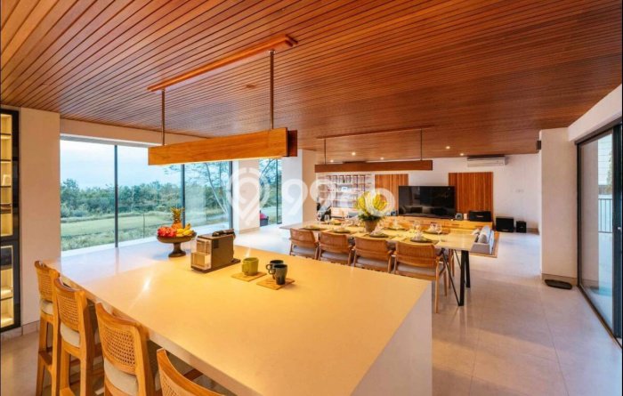 Vila Terawat di , Area 1059m2m², Posisi Strategis dengan jalan mudah Vila Terawat di , Area 1059m2m², Posisi Strategis dengan jalan mudah