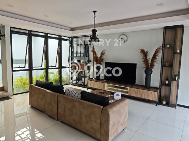 Rumah Area Strategis kawasan Sukajadi, Bandung, LT 210m2m² Bangunan 300m2m² Rumah Area Strategis kawasan Sukajadi, Bandung, LT 210m2m² Bangunan 300m2m²