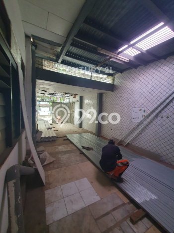 HUNIAN IMPIAN! Rumah di Burangrang, 3 KT, Free Banjir, Luas 700m2m² LB 500m2m² HUNIAN IMPIAN! Rumah di Burangrang, 3 KT, Free Banjir, Luas 700m2m² LB 500m2m²