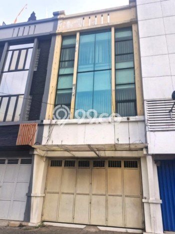 Ruko Dijual di Jakarta Barat LT 98m2 & LB 294m2 Lokasi Terbaik! Ruko Dijual di Jakarta Barat LT 98m2 & LB 294m2 Lokasi Terbaik!