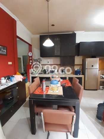 Rumah Strategis Modern Lb 180m2 di Rungkut, Surabaya Rumah Strategis Modern Lb 180m2 di Rungkut, Surabaya