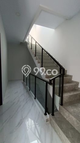 Ready to Use! Luxury House LT 160m2 Desain Elegan di Sunter Ready to Use! Luxury House LT 160m2 Desain Elegan di Sunter