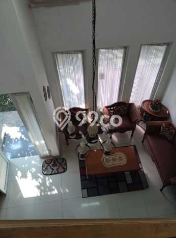 Hunian Cantik Modern Lb 200m2 di Ciracas, Jakarta Timur Hunian Cantik Modern Lb 200m2 di Ciracas, Jakarta Timur