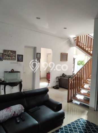 Hunian Cantik Modern Lb 200m2 di Ciracas, Jakarta Timur Hunian Cantik Modern Lb 200m2 di Ciracas, Jakarta Timur