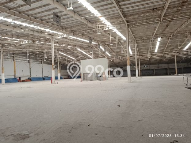 Disewakan Gudang di Kawasan Ramai Cikarang Luas 19000m2 Disewakan Gudang di Kawasan Ramai Cikarang Luas 19000m2