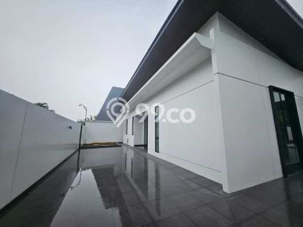 Jual Rumah Mewah Elegan Dengan View Cantik di Modernland, Tangerang Jual Rumah Mewah Elegan Dengan View Cantik di Modernland, Tangerang