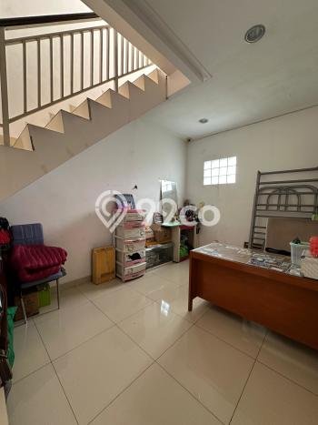 Rumah Elit Modern Tanpa Renovasi di Green Lake City Jakarta Barat Rumah Elit Modern Tanpa Renovasi di Green Lake City Jakarta Barat