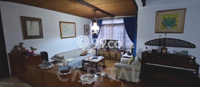 For Sale! Luxury House LT 678m2 Desain Elegan di Dago For Sale! Luxury House LT 678m2 Desain Elegan di Dago