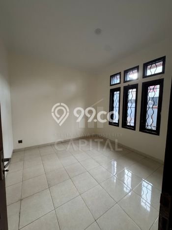 Rumah Luxury Modern Siap Huni di Taman Holis Indah Bandung Rumah Luxury Modern Siap Huni di Taman Holis Indah Bandung