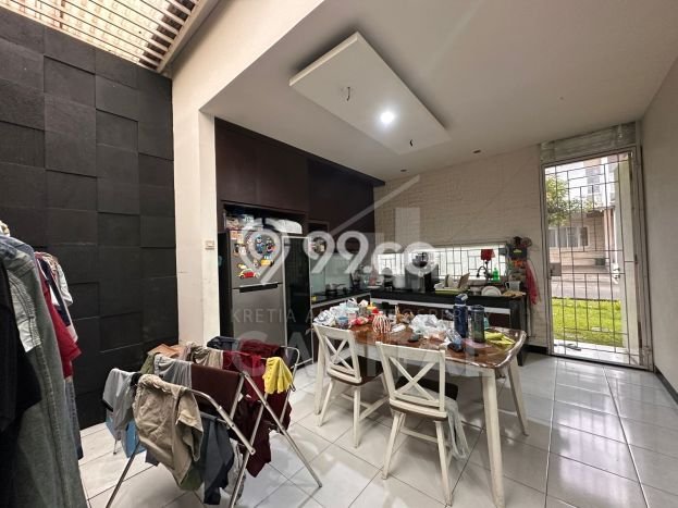 Dijual Hunian Rumah Terawat 3 KT di Taman Kopo Indah, Bandung Dijual Hunian Rumah Terawat 3 KT di Taman Kopo Indah, Bandung