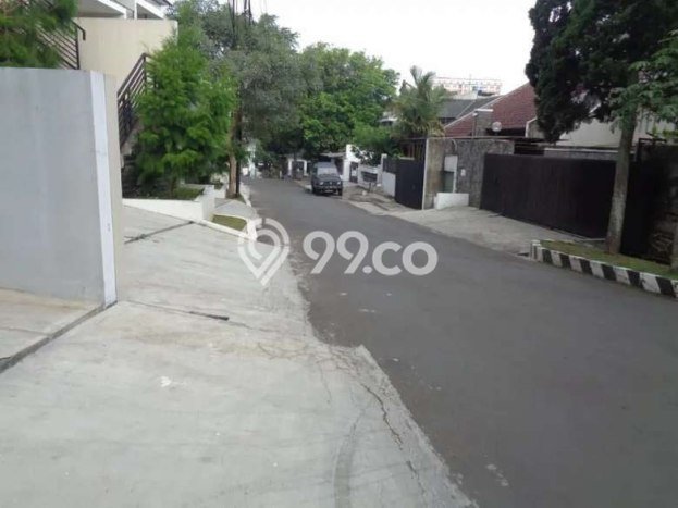 BEST PRICE! Rumah Premium area , LT 200m2m² Bangunan 300m2m² BEST PRICE! Rumah Premium area , LT 200m2m² Bangunan 300m2m²