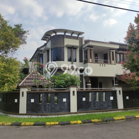 Jual Cepat Rumah dengan Luas Tanah 334m2m² dan Luas Bangunan 450m2m² di Kawasan Batununggal, Bandung Jual Cepat Rumah dengan Luas Tanah 334m2m² dan Luas Bangunan 450m2m² di Kawasan Batununggal, Bandung