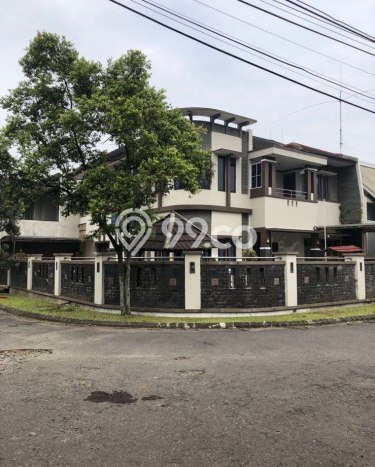 Jual Cepat Rumah dengan Luas Tanah 334m2m² dan Luas Bangunan 450m2m² di Kawasan Batununggal, Bandung Jual Cepat Rumah dengan Luas Tanah 334m2m² dan Luas Bangunan 450m2m² di Kawasan Batununggal, Bandung
