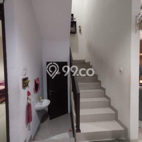 Rumah Berkualitas Batununggal, Bandung, Luas 180m2m² Bangunan 240m2m² Rumah Berkualitas Batununggal, Bandung, Luas 180m2m² Bangunan 240m2m²