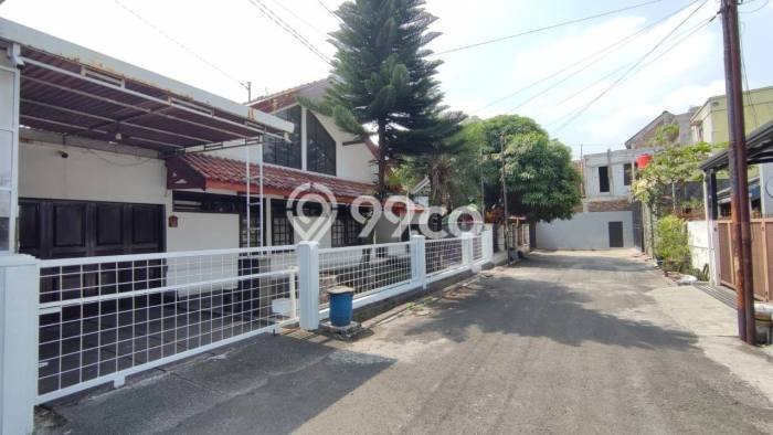 Rumah Strategis area , Bandung, LT 215m2m² LB 170m2m² - BISA KPR! Rumah Strategis area , Bandung, LT 215m2m² LB 170m2m² - BISA KPR!