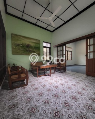 Hunian Mewah LB 300m2 Siap Pakai Desain Elegan di Burangrang, Bandung Hunian Mewah LB 300m2 Siap Pakai Desain Elegan di Burangrang, Bandung