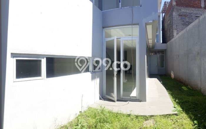 BEST INVESTMENT! Rumah area , LT 18700m2m² LB 18400m2m² BEST INVESTMENT! Rumah area , LT 18700m2m² LB 18400m2m²