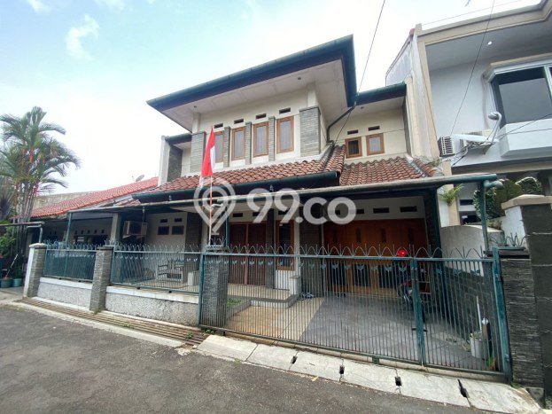 Rumah Lokasi Strategis di , Bandung, LT 156m2m² LB 200m2m² Rumah Lokasi Strategis di , Bandung, LT 156m2m² LB 200m2m²
