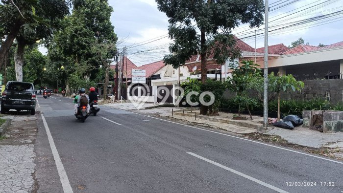 HARGA SPESIAL! Rumah Modern area Bandung Wetan, Bandung, Luas 170m2m² LB 250m2m² BISA KPR! HARGA SPESIAL! Rumah Modern area Bandung Wetan, Bandung, Luas 170m2m² LB 250m2m² BISA KPR!