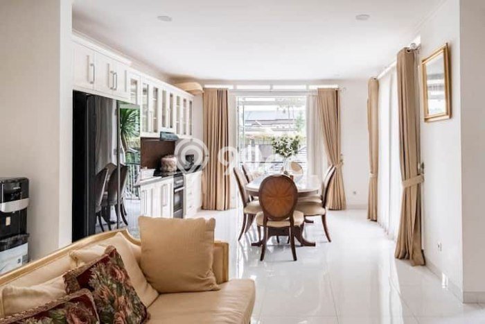 SPECIAL PROPERTY! Rumah area , LT 332m2m² LB 420m2m² SPECIAL PROPERTY! Rumah area , LT 332m2m² LB 420m2m²