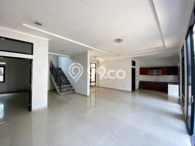 Rumah Eksklusif lokasi Batununggal, Bandung, LT 325m2m² Bangunan 216m2m² Rumah Eksklusif lokasi Batununggal, Bandung, LT 325m2m² Bangunan 216m2m²