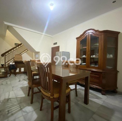 Rumah Lokasi Strategis di , Bandung, LT 156m2m² LB 200m2m² Rumah Lokasi Strategis di , Bandung, LT 156m2m² LB 200m2m²