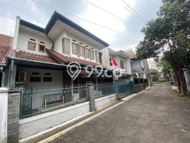Rumah Lokasi Strategis di , Bandung, LT 156m2m² LB 200m2m² Rumah Lokasi Strategis di , Bandung, LT 156m2m² LB 200m2m²