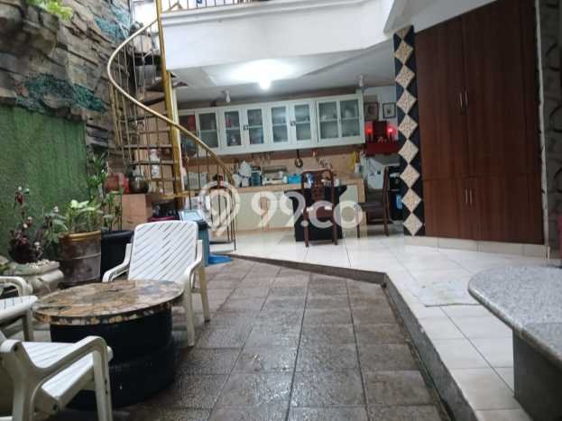 Siap Huni Hunian Elit 4 Kamar di Kebon Jeruk Dekat ke Mana Saja Siap Huni Hunian Elit 4 Kamar di Kebon Jeruk Dekat ke Mana Saja