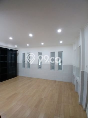Dijual Rumah Luas Elegan Dengan View Cantik di Semanan, Jakarta Barat Dijual Rumah Luas Elegan Dengan View Cantik di Semanan, Jakarta Barat