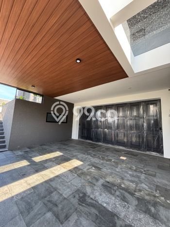 Rumah Elit Modern Siap Huni di Citraland Surabaya Rumah Elit Modern Siap Huni di Citraland Surabaya