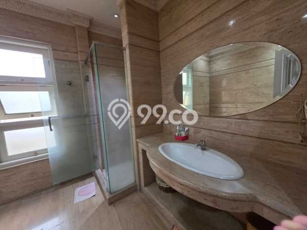 Rumah Elit Modern Tanpa Renovasi di Pakuwon Indah Surabaya Rumah Elit Modern Tanpa Renovasi di Pakuwon Indah Surabaya