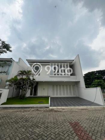 Rumah Mewah LB 326m2 Siap Pakai Desain Elegan di Manyar, Surabaya Rumah Mewah LB 326m2 Siap Pakai Desain Elegan di Manyar, Surabaya