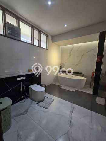 INVESTASI TEPAT! Rumah di , Luas 636m2m² Bangunan 1000m2m² INVESTASI TEPAT! Rumah di , Luas 636m2m² Bangunan 1000m2m²