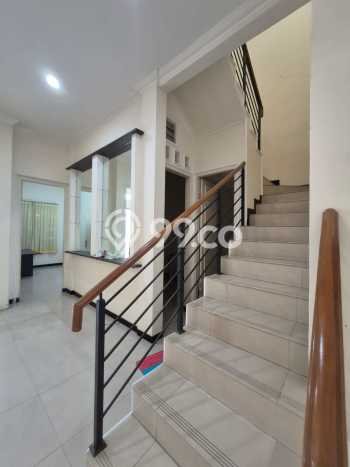 Ready to Use! Luxury House LT 200m2 Desain Elegan di Dharma Husada Ready to Use! Luxury House LT 200m2 Desain Elegan di Dharma Husada