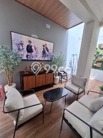 Jual Rumah Mewah Elegan Dengan View Eksklusif di Pakuwon Indah, Surabaya Jual Rumah Mewah Elegan Dengan View Eksklusif di Pakuwon Indah, Surabaya
