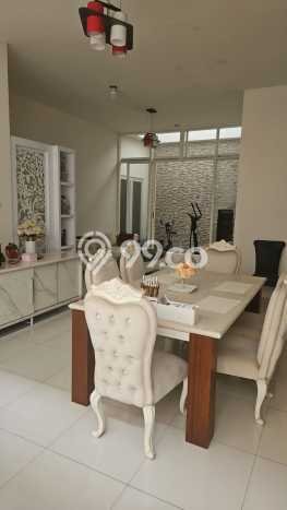 Rumah Lokasi Strategis di Kendangsari, Surabaya, LT 325m2m² LB 300m2m² Rumah Lokasi Strategis di Kendangsari, Surabaya, LT 325m2m² LB 300m2m²