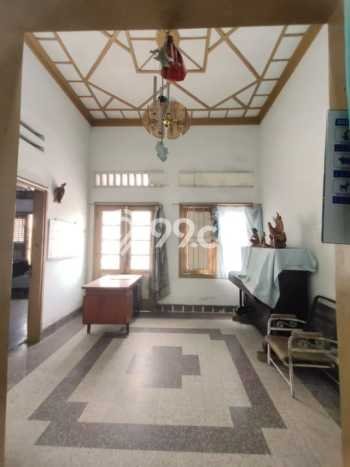 Dijual Rumah Premium dengan Fasilitas Sekitar Lengkap di Tegalsari, Surabaya Dijual Rumah Premium dengan Fasilitas Sekitar Lengkap di Tegalsari, Surabaya