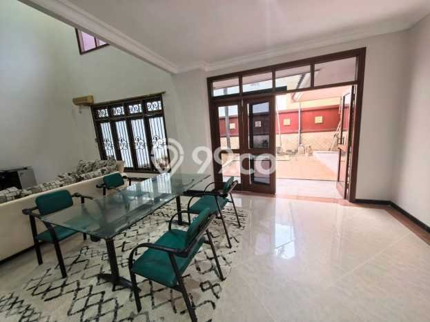 Siap Huni Rumah Mewah 4 Kamar di Dukuh Pakis Dekat ke Mana Saja Siap Huni Rumah Mewah 4 Kamar di Dukuh Pakis Dekat ke Mana Saja