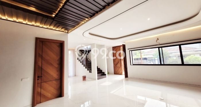 Rumah Mewah 5 KT 6 KM di Kompleks Perumahan Manyar, Surabaya Rumah Mewah 5 KT 6 KM di Kompleks Perumahan Manyar, Surabaya