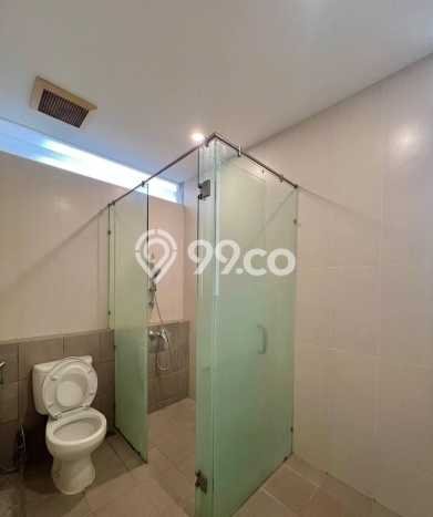 Hunian Elit LB 400m2 Siap Pakai Desain Elegan di Sutorejo, Surabaya Hunian Elit LB 400m2 Siap Pakai Desain Elegan di Sutorejo, Surabaya