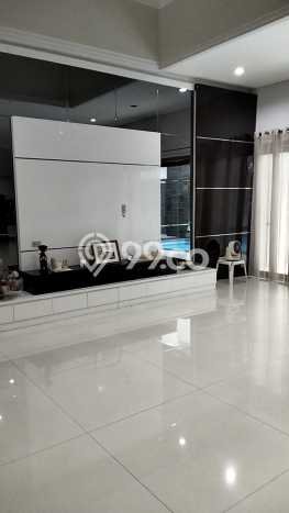 Hunian Mewah LB 550m2 Siap Pakai Desain Elegan di Graha, Surabaya Hunian Mewah LB 550m2 Siap Pakai Desain Elegan di Graha, Surabaya
