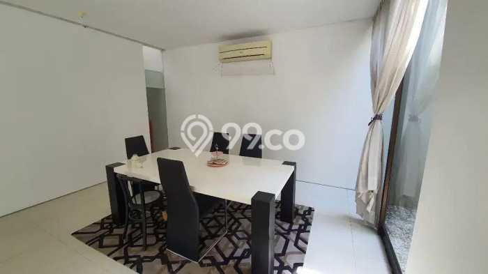 Dijual Rumah Luas Elegan Dengan View Eksklusif di Graha, Surabaya Dijual Rumah Luas Elegan Dengan View Eksklusif di Graha, Surabaya