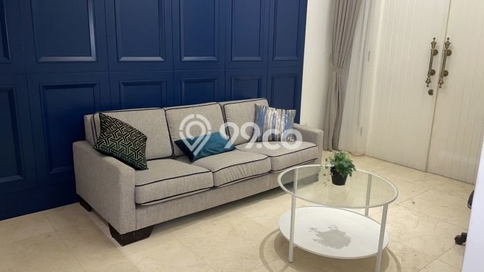 Ready to Use! Luxury House LT 300m2 Desain Elegan di Kota Wisata Ready to Use! Luxury House LT 300m2 Desain Elegan di Kota Wisata