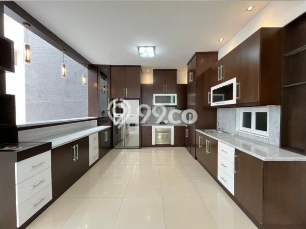 Disewakan Segera Rumah Kondisi Bagus di Area Lippo Cikarang, Cikarang Disewakan Segera Rumah Kondisi Bagus di Area Lippo Cikarang, Cikarang